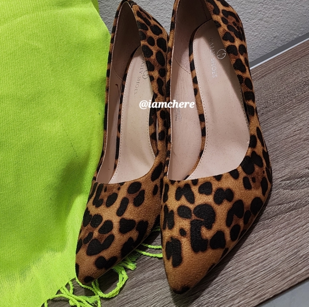 Leopard Pumps - Picture 4 of 8